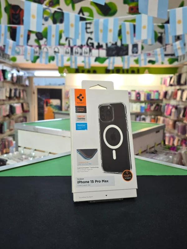 Funda Spigen Core Armor MagFit para iPhone 15 Pro Max