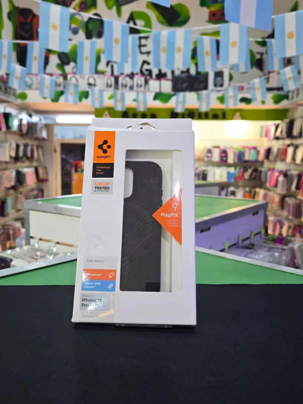 Funda Spigen Core Armor MagFit para iPhone 16 Pro