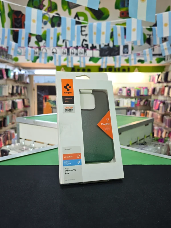 Funda Spigen Thin Fit MagFit para iPhone 16 Pro