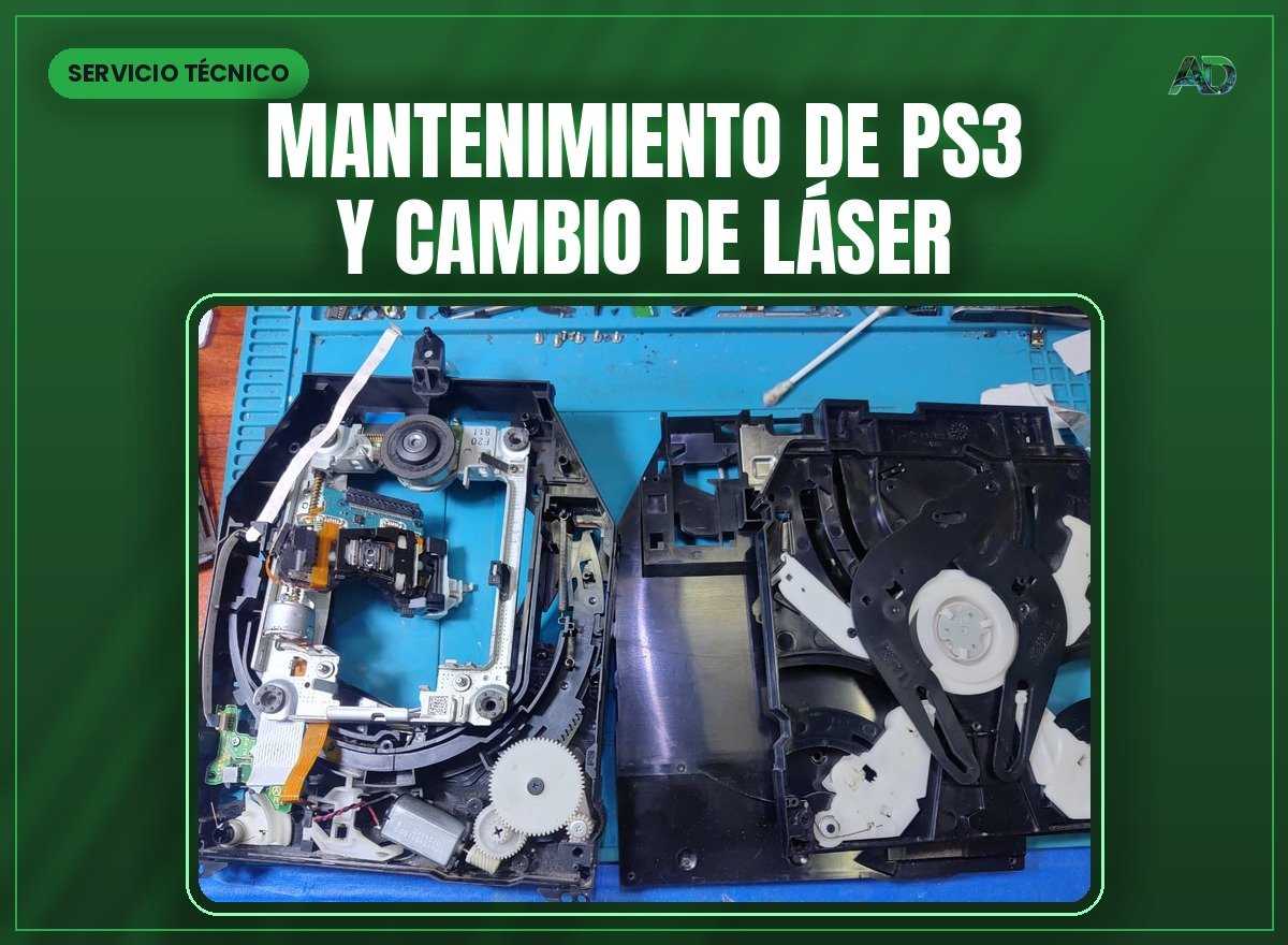 Unidad óptica de una PS3 desarmada sobre la mesa de trabajo, con el láser y los engranajes a la vista