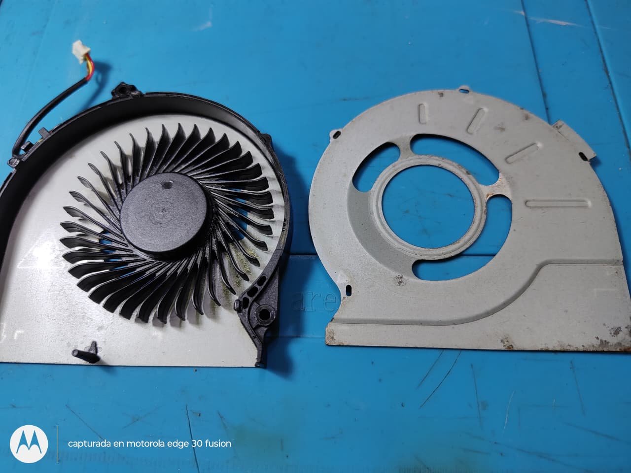 Ventilador de notebook limpio después del mantenimiento