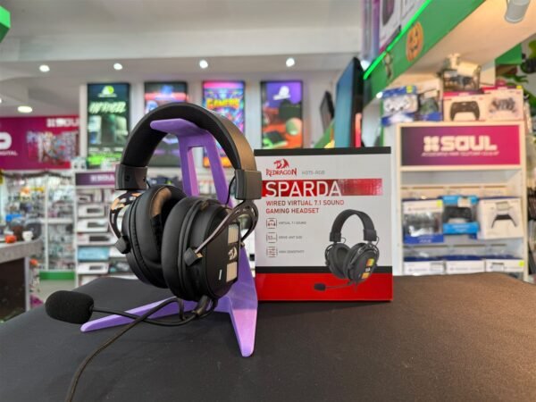 Auriculares Redragon Sparda H375 RGB junto a su caja en Area Digital