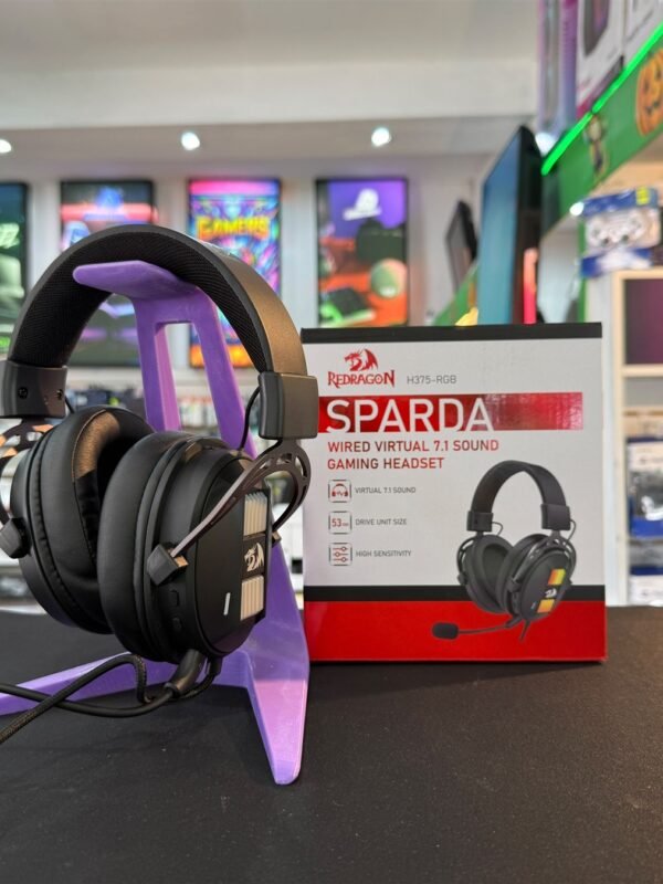 Auriculares Redragon Sparda H375 RGB junto a su caja en Area Digital