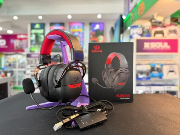 Auriculares redragon aurora H376 junto a su caja
