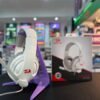 Auriculares cronus blancos H211W junto a su caja