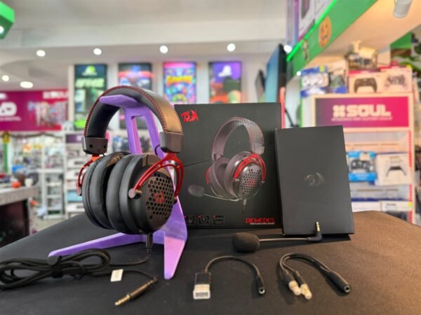 Auriculares redragon diomedes H386 junto a su caja