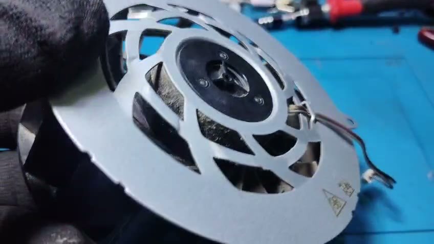Ventilador de PS5 limpio después del mantenimiento